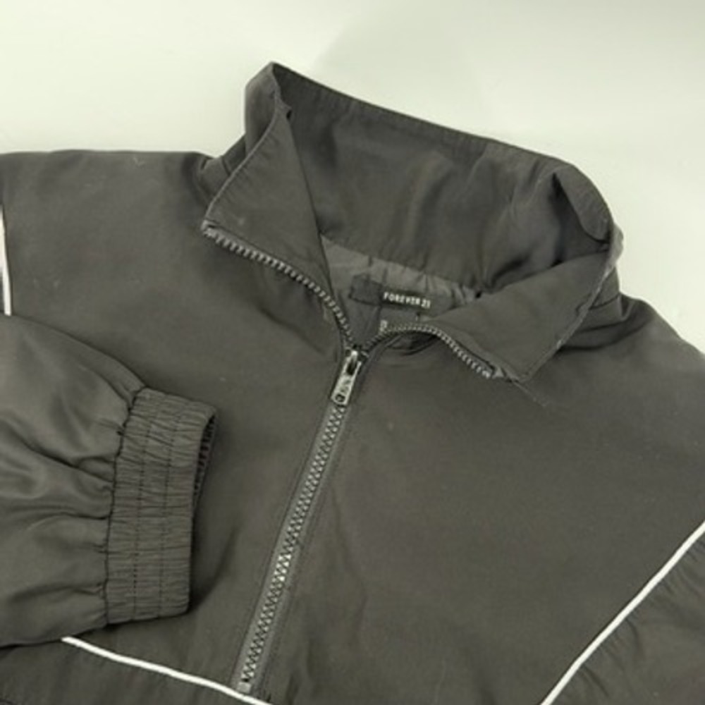 Forever 21 Womens Black Cropped Quarter Zip Windbreaker Jacket Size M Piping